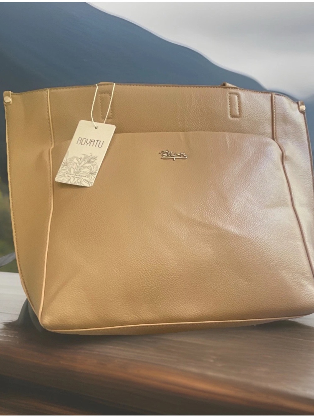 Tan Tote Bag — Structured Everyday Shoulder Tote